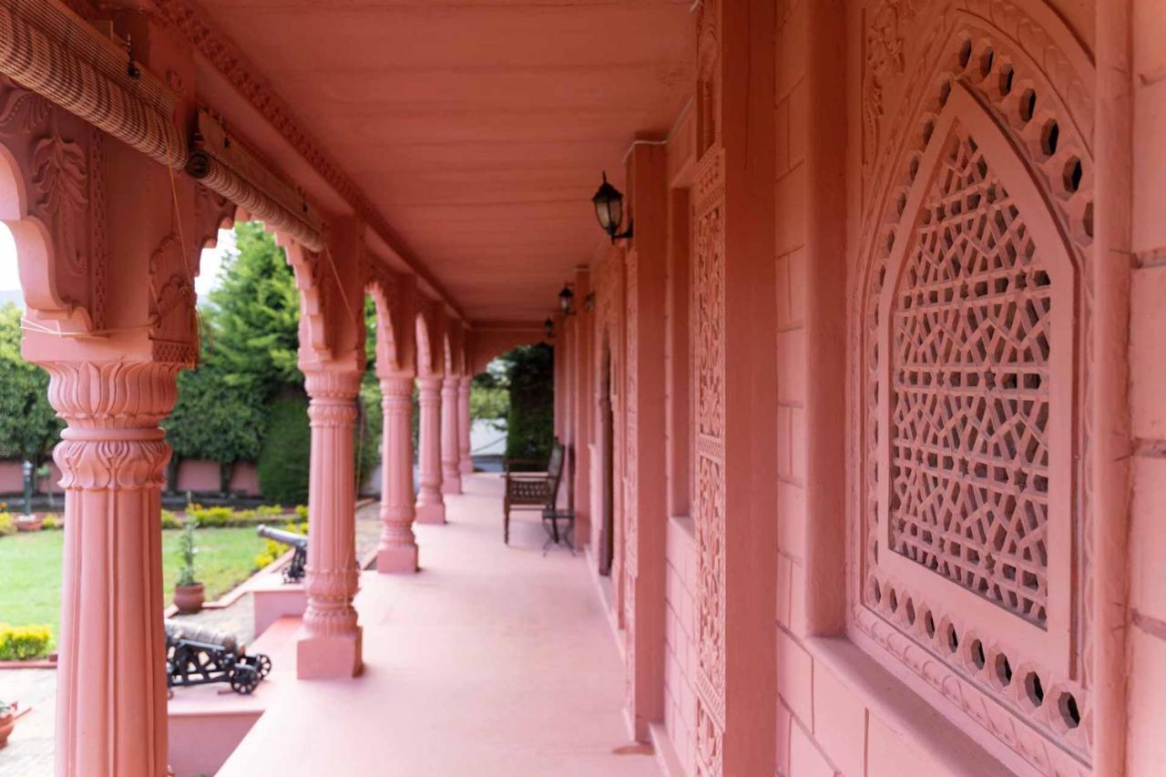 Stayvista At Pink Palace Rajasthani Decor Ooty Exterior foto